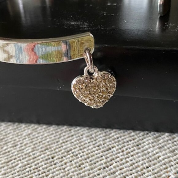 NIB * AVON My Truth FOLLOW YOUR HEART Silver BANGLE BRACELET - Picture 3 of 7